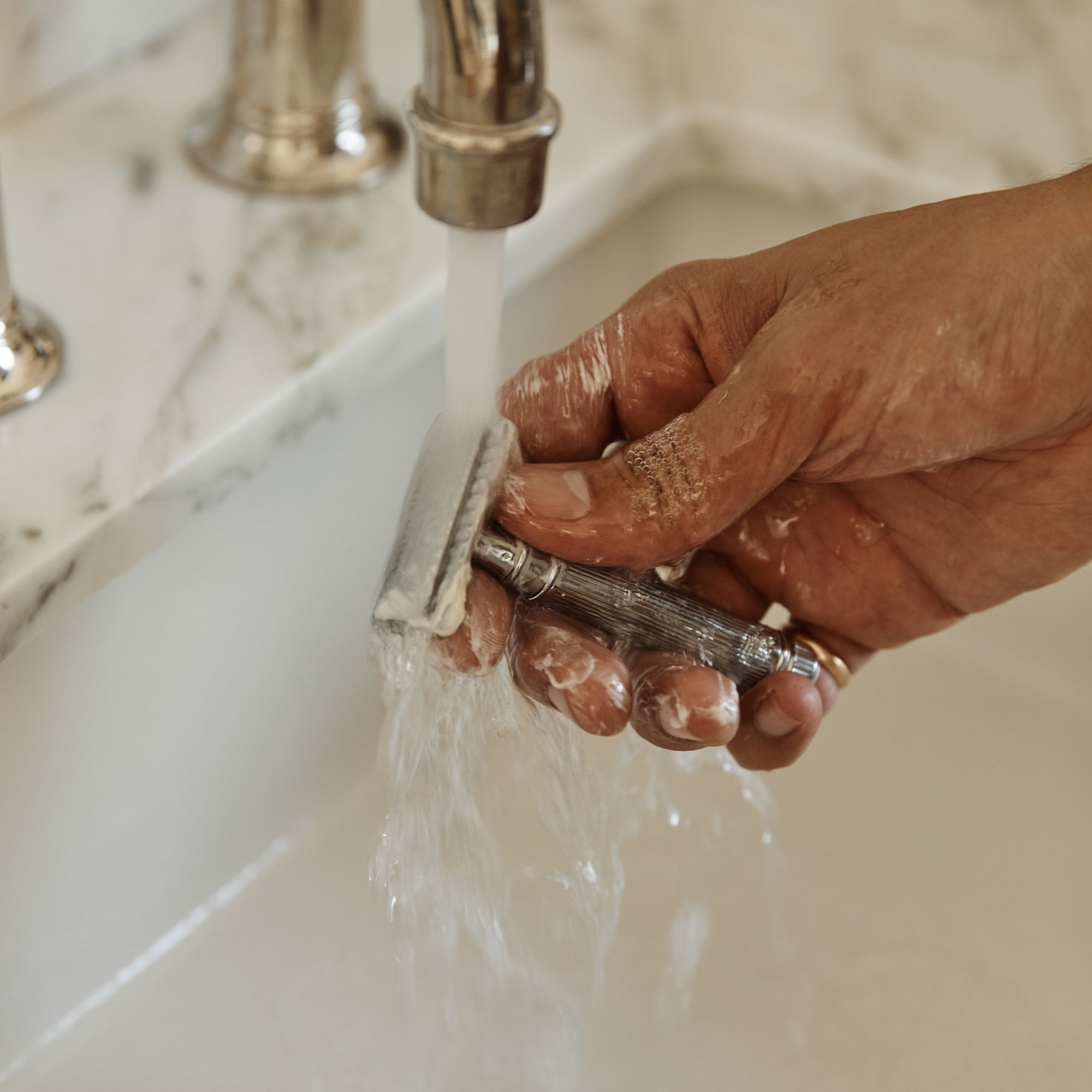 Ribbed Chrome Double-Edged Razor | Men's Shaving | Caswell-Massey®