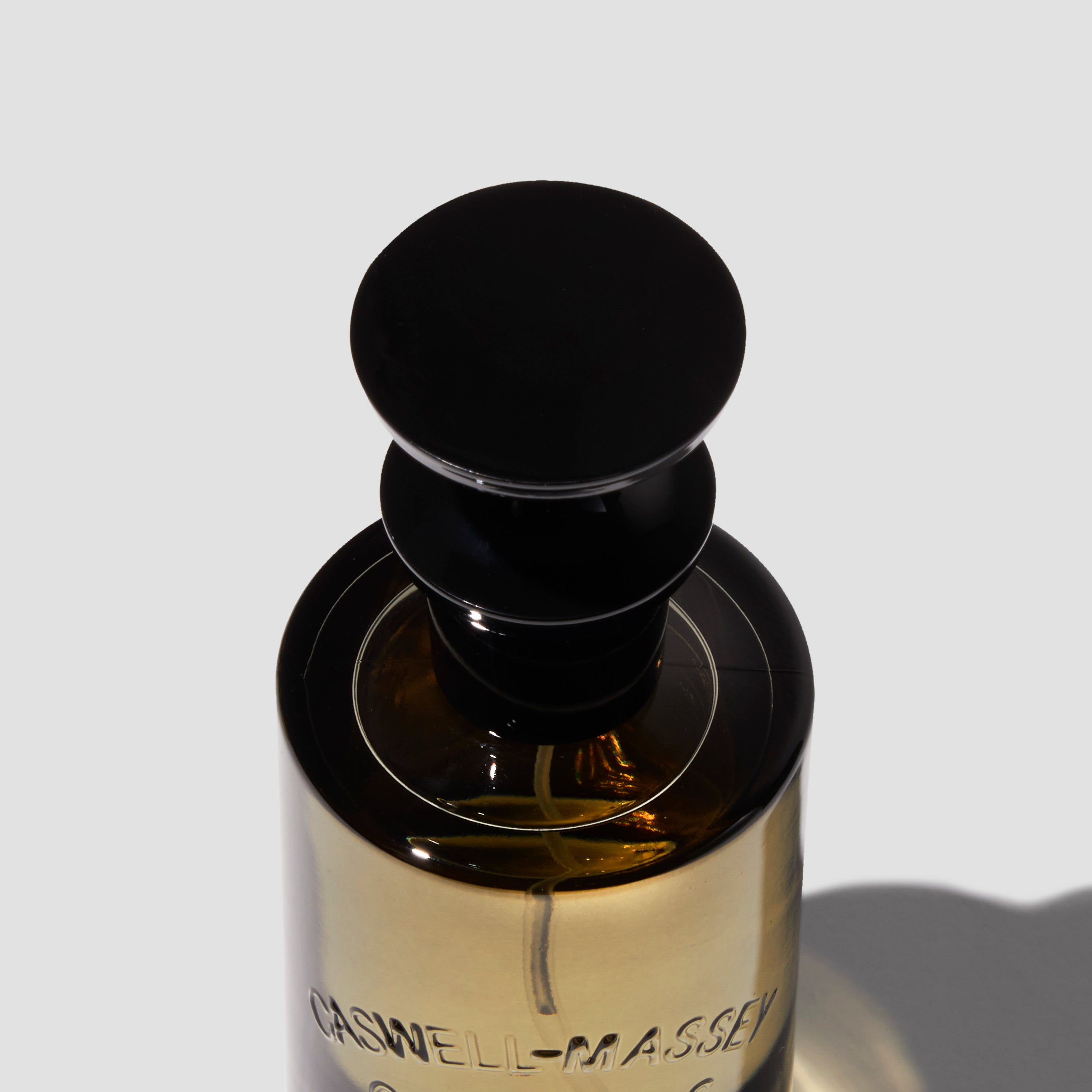 28-25314_OAIRE100mL_DetailLifestyle_PM_1888_3000px_RGB.jpg