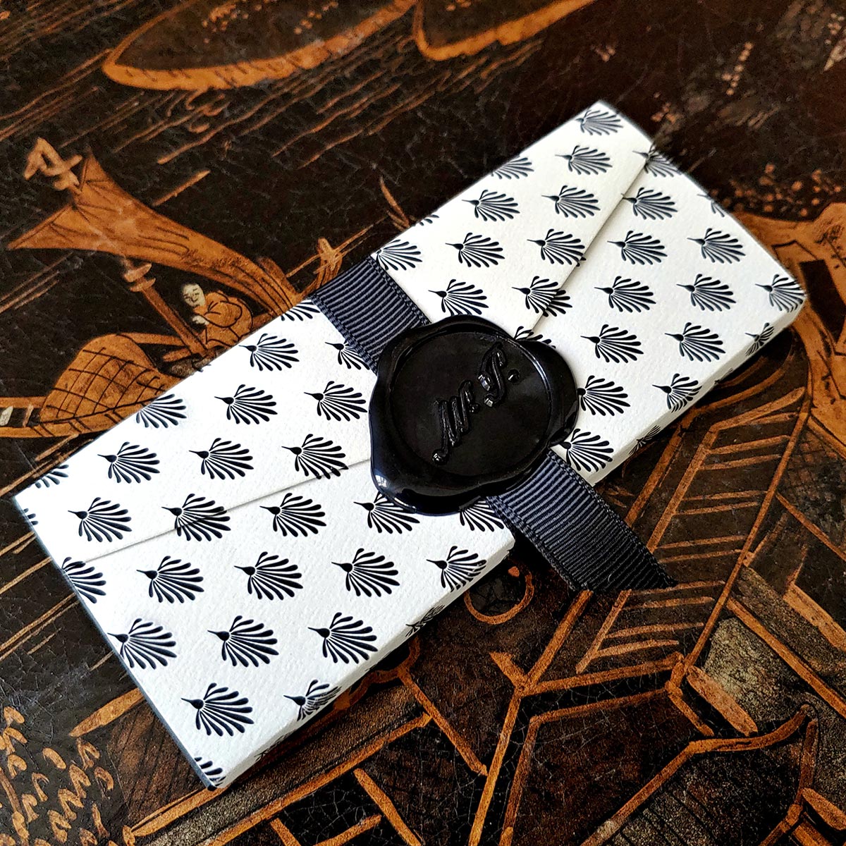 Coronet Nouveau - Place Cards- Laydown
