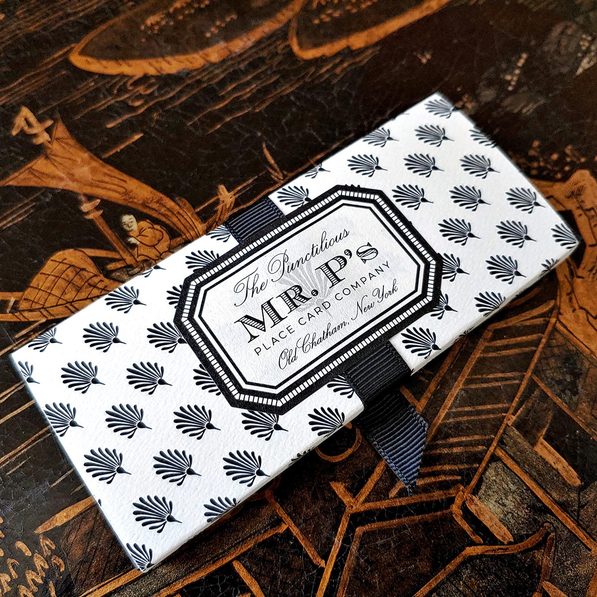 Lover's Eye - Noir - Place Cards - Laydown